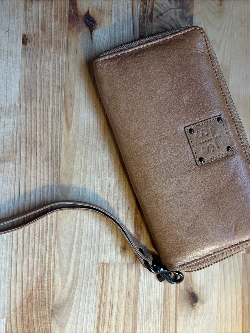 STS ranchwear Leather Zip Wristlet Wallet in Brown